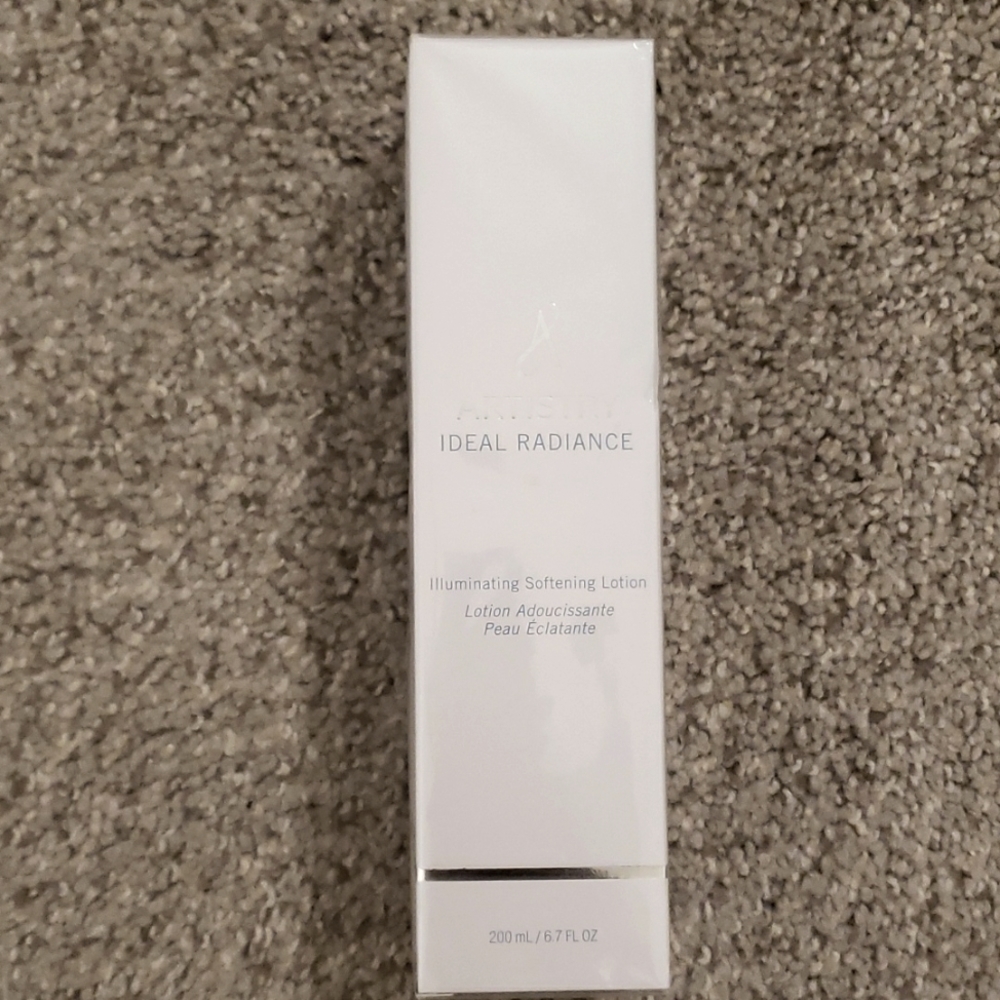 Artistry Illuminating Softening Lotion